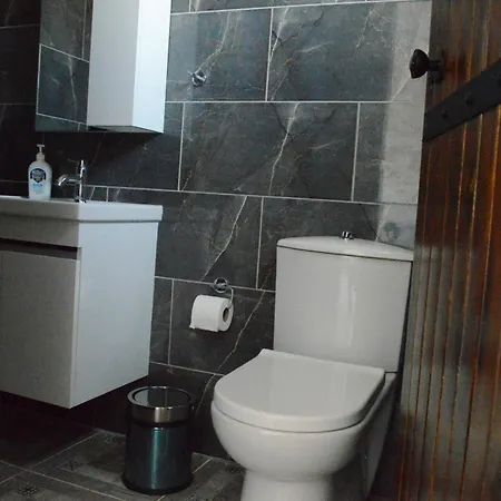 Ecolive * Ayios Epiphanios